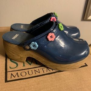 Gymboree patent leather Clogs size 1